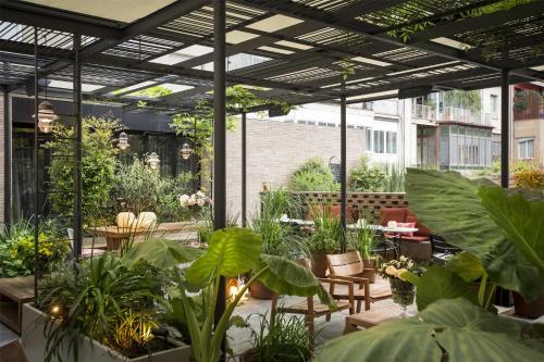 alexandra barcelona hotel curio collection by hilton