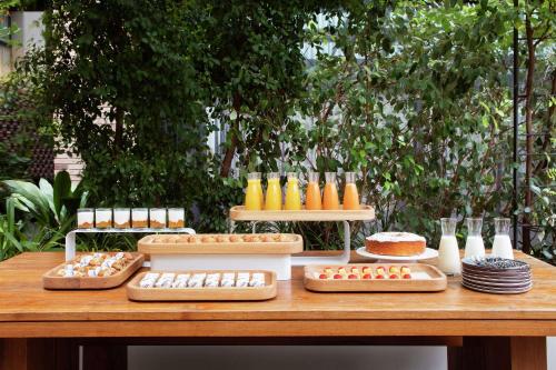 alexandra barcelona hotel curio collection by hilton