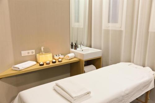 alexandra barcelona hotel curio collection by hilton