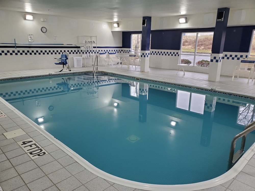 Wingate By Wyndham Uniontown,Fayette County>>Fayette,3 star