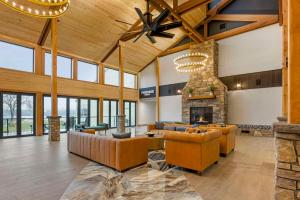 Columbia River Hotel, Ascend Hotel Collection,Hood River>>Biggs Junction,3 star