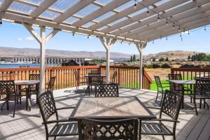 Columbia River Hotel, Ascend Hotel Collection,Hood River>>Biggs Junction,3 star