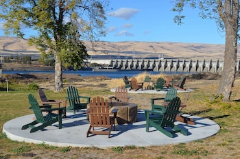 columbia river hotel ascend hotel collection
