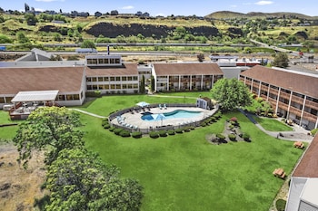 columbia river hotel ascend hotel collection