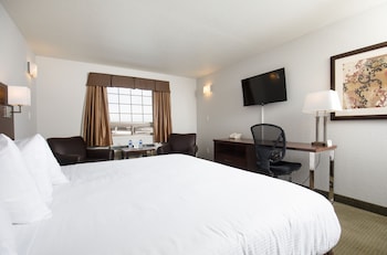 service plus inn and suites grande prairie