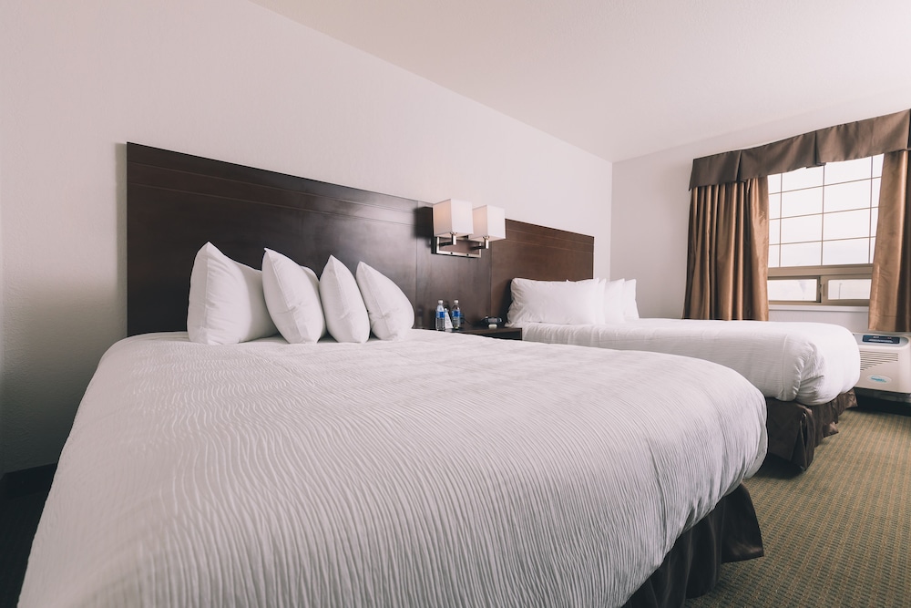 service plus inn and suites grande prairie