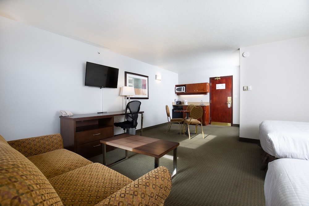 service plus inn and suites grande prairie