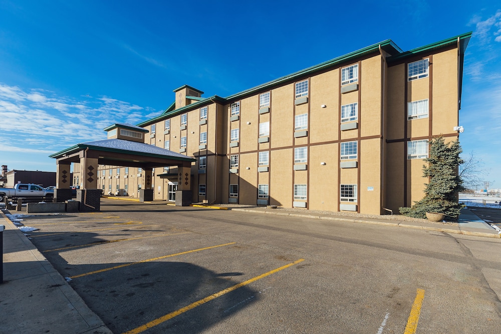 service plus inn and suites grande prairie