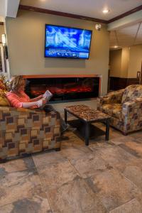 service plus inn and suites grande prairie