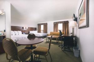 Service Plus Inn And Suites - Grande Prairie,Grande Prairie>>Clairmont,3 star