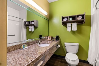 quality inn bay city tx