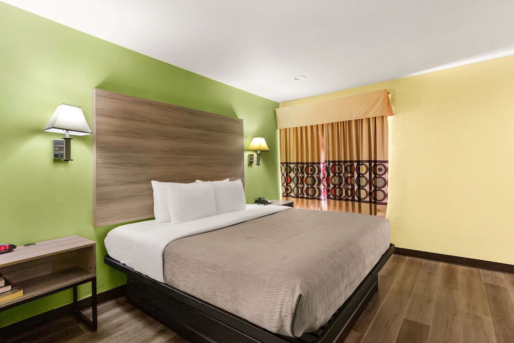 quality inn bay city tx