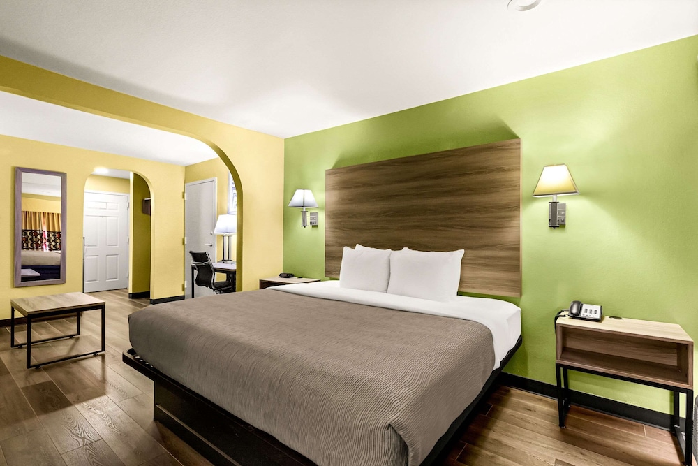 quality inn bay city tx