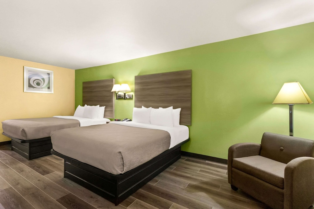 quality inn bay city tx