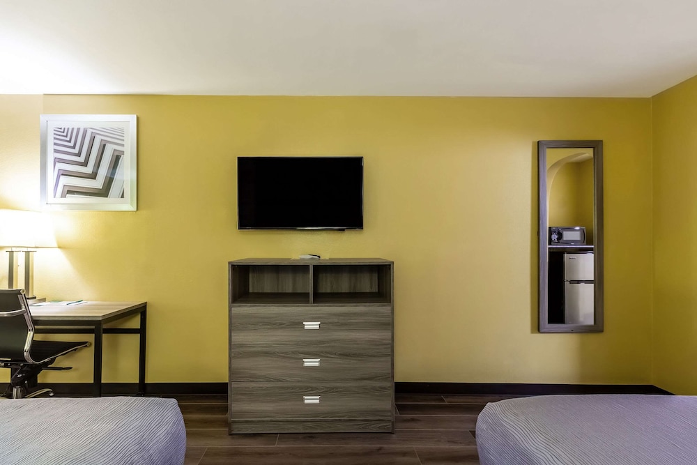 quality inn bay city tx