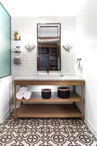 el cortez hotel and casino 21 and over