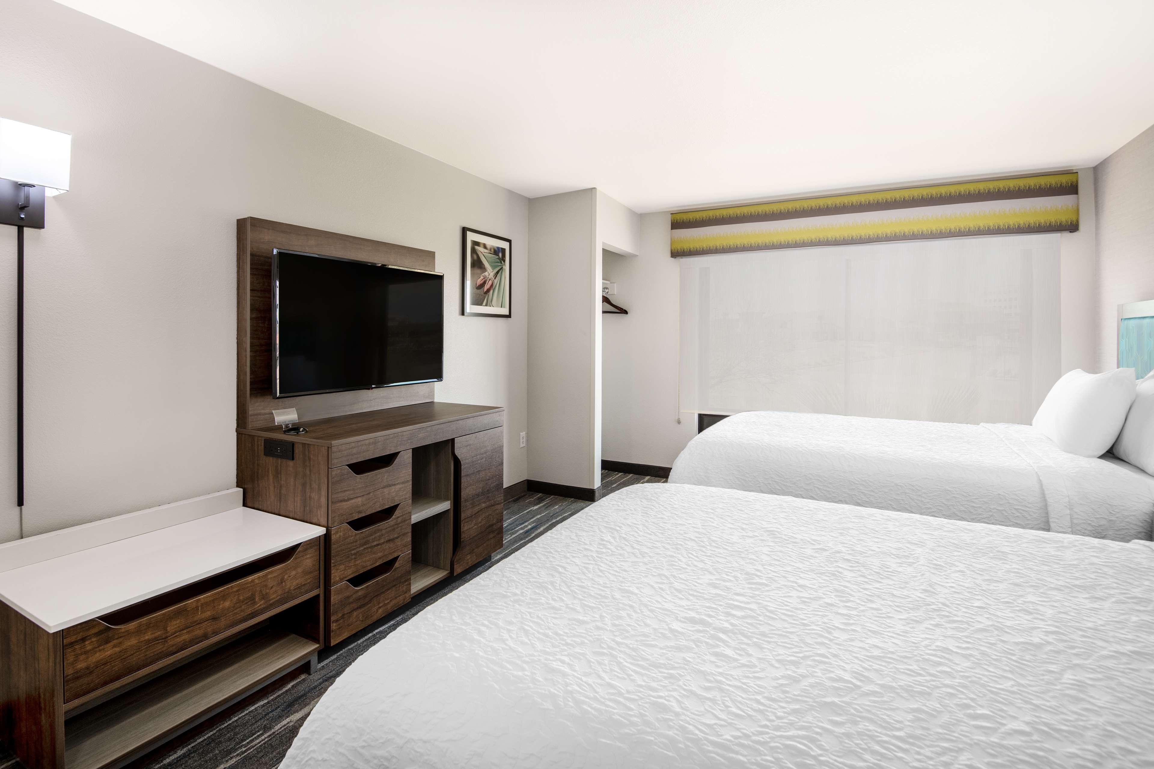 hampton inn and suites las vegas henderson
