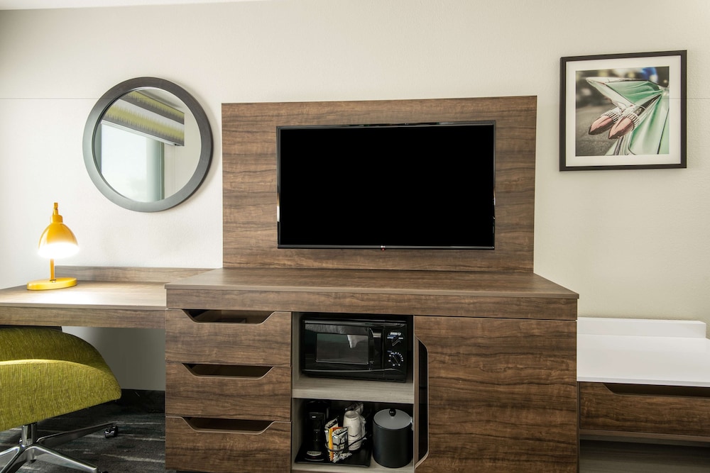 hampton inn and suites las vegas henderson