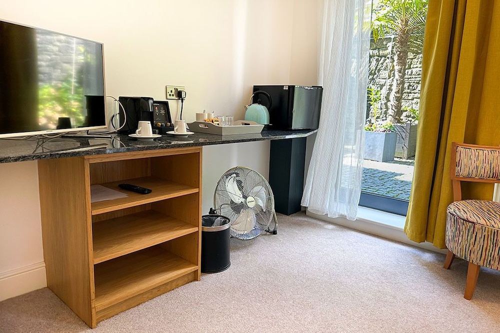 beachcliff hotel and apartments