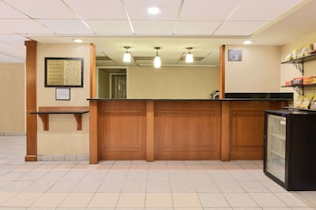 howard johnson hotel and suites by wyndham allentown dorney