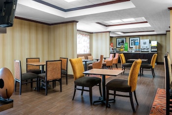 hampton inn parkersburg mineral wells