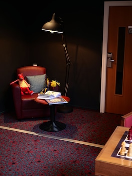 ibis chartres ouest luce