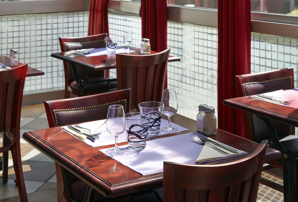 ibis chartres ouest luce