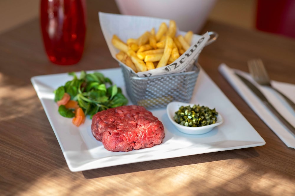 campanile chambray les tours