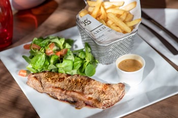 campanile chambray les tours