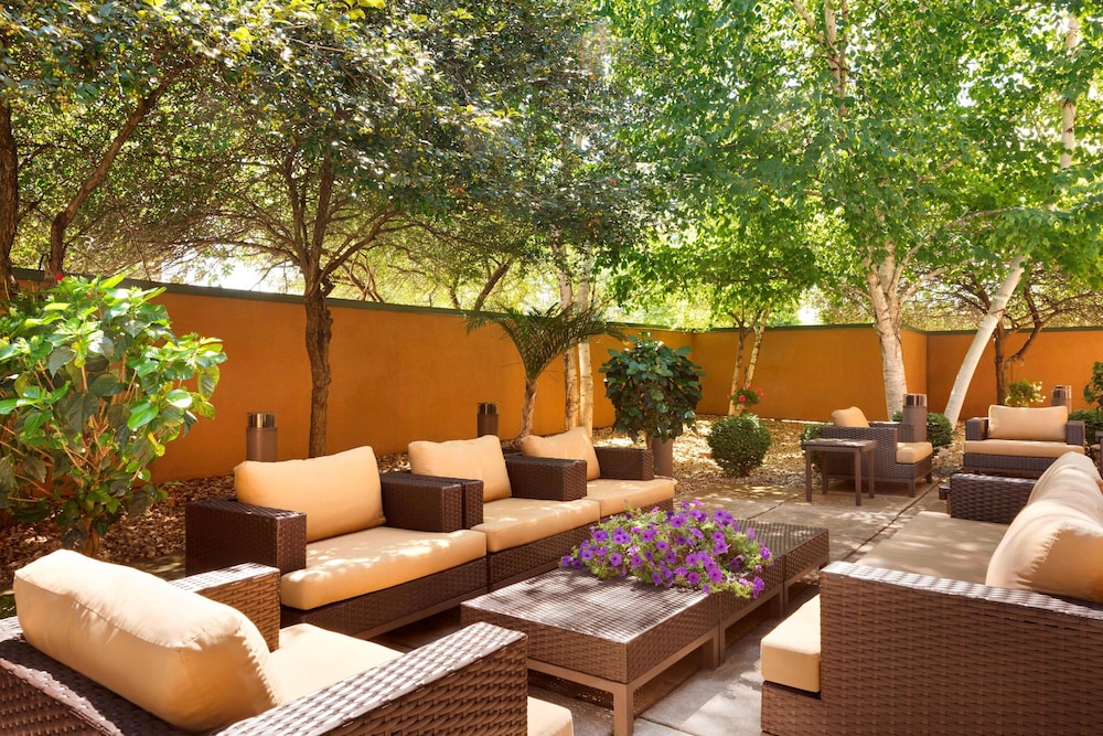 courtyard bloomington normal