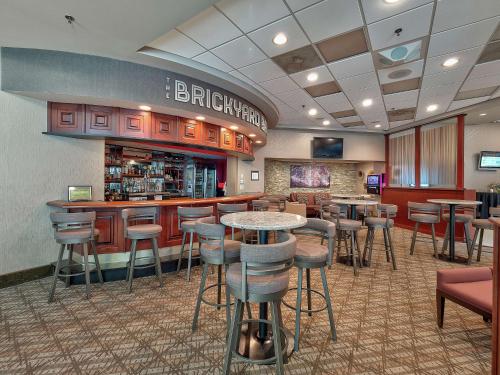 doubletree by hilton hotel bloomington