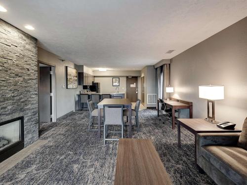 doubletree by hilton hotel bloomington