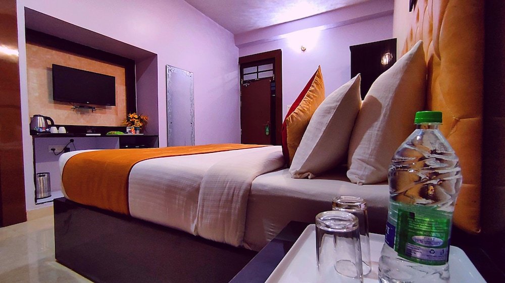 hotel aradhna inn by shrigo hotels