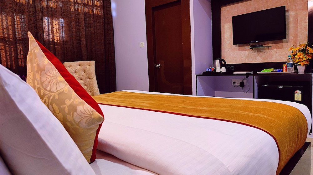hotel aradhna inn by shrigo hotels