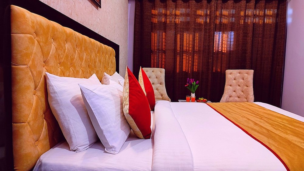 hotel aradhna inn by shrigo hotels