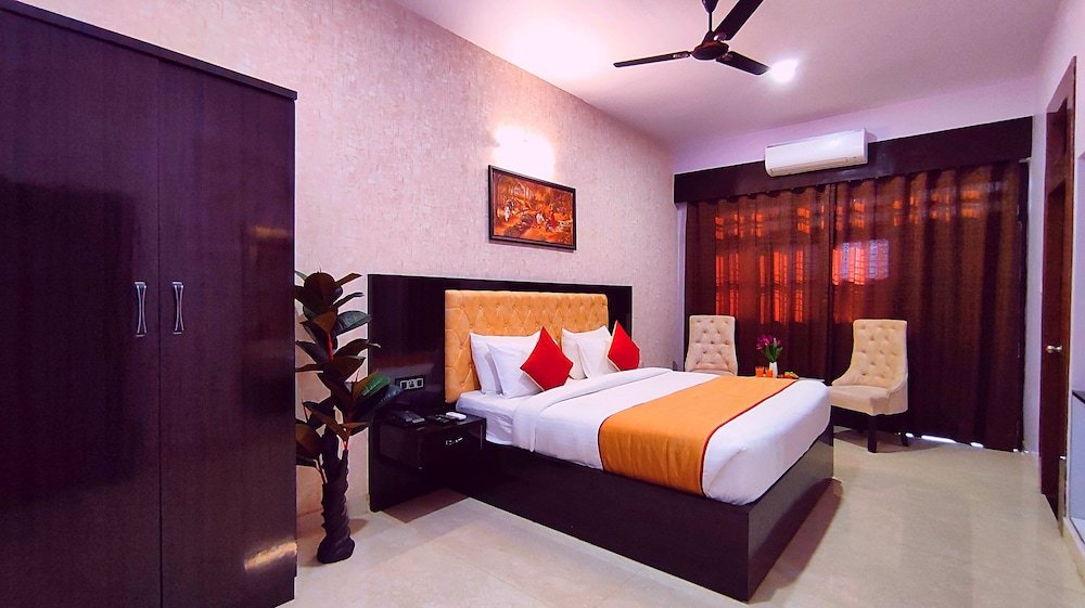 hotel aradhna inn by shrigo hotels