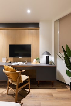 butterfly on prat boutique hotel tsim sha tsui