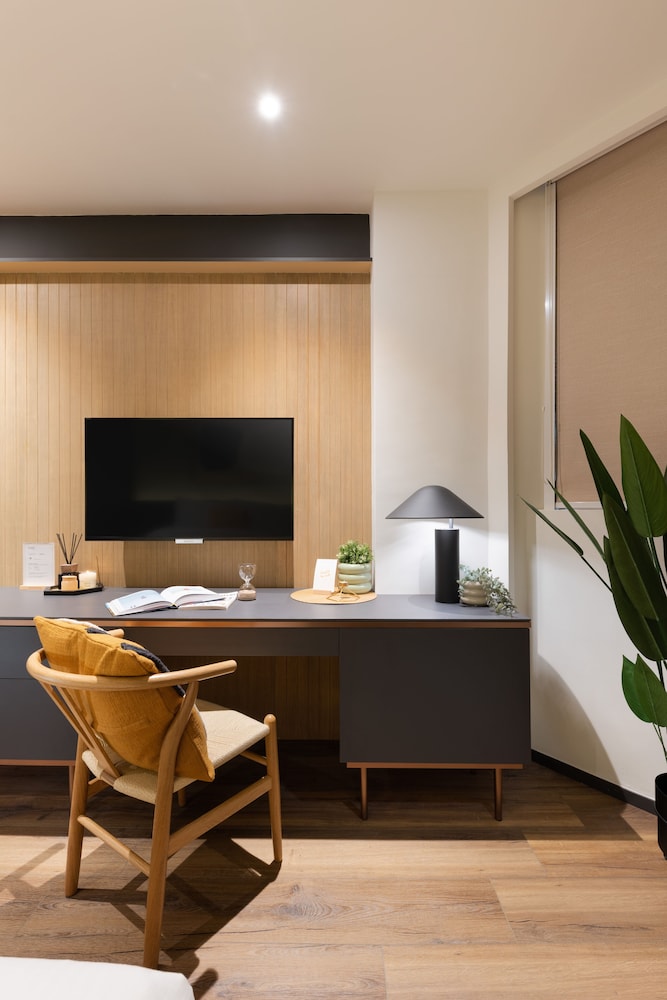 butterfly on prat boutique hotel tsim sha tsui