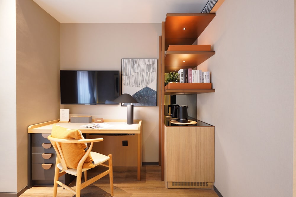 butterfly on prat boutique hotel tsim sha tsui