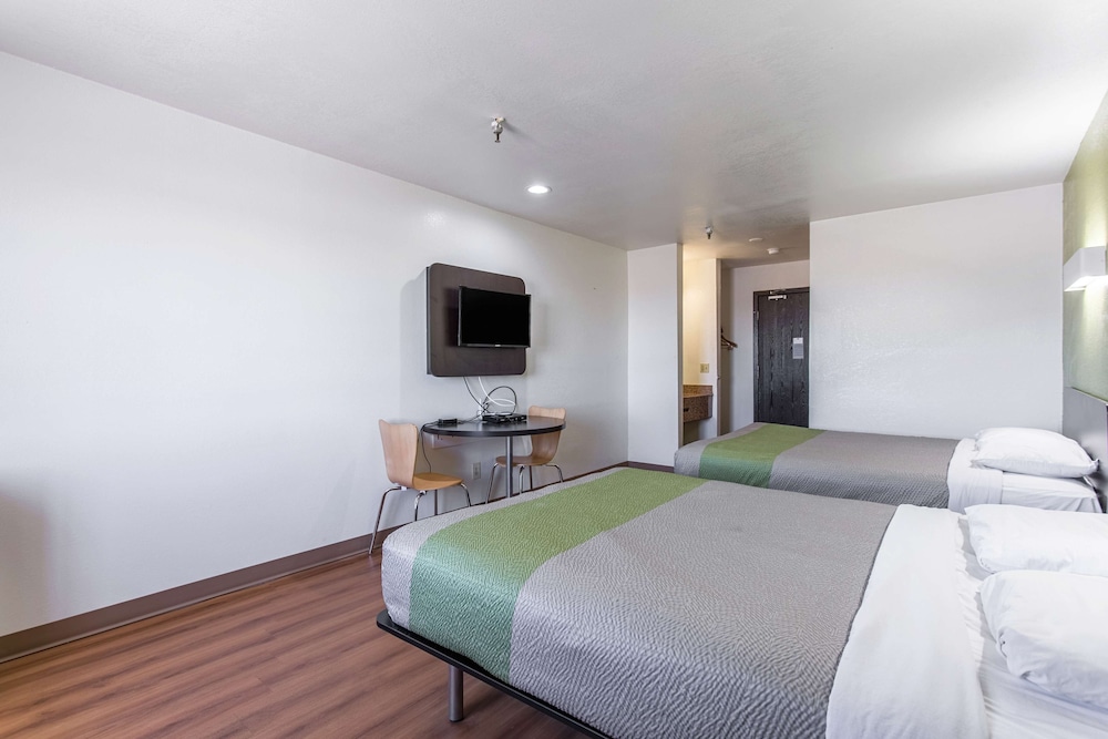 motel 6 moriarty nm