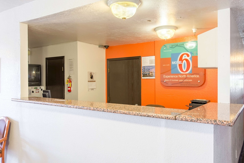 motel 6 moriarty nm