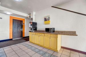 motel 6 moriarty nm