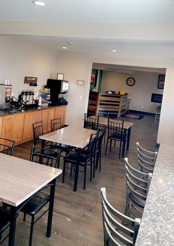 days inn and suites williston
