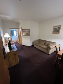 days inn and suites williston