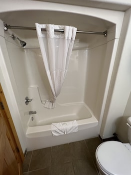 days inn and suites williston