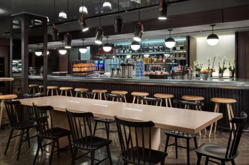 paramount times square