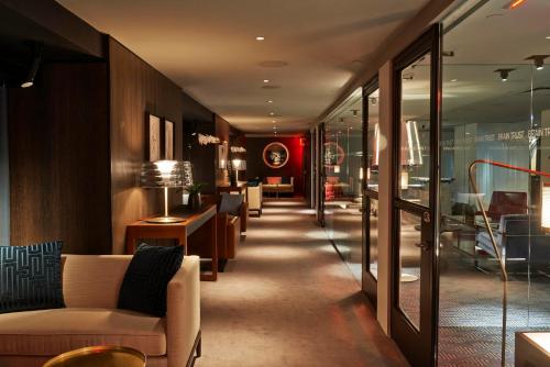 paramount times square