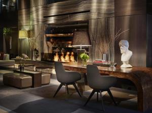 paramount times square