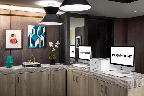 paramount times square