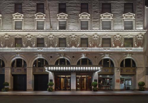 paramount times square